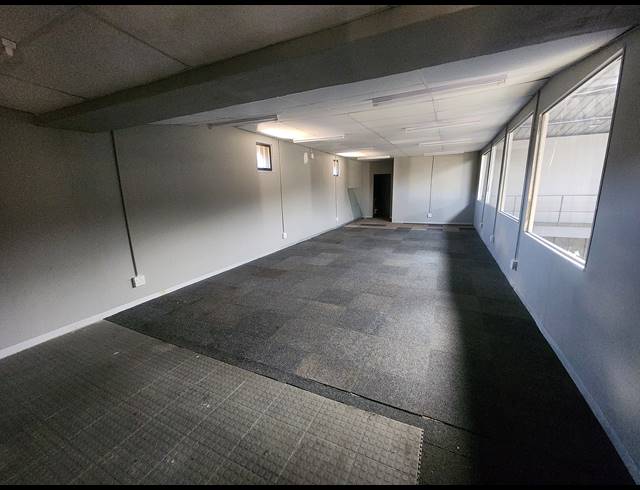 1,800M² WAREHOUSE TO LET IN WADEVILLE